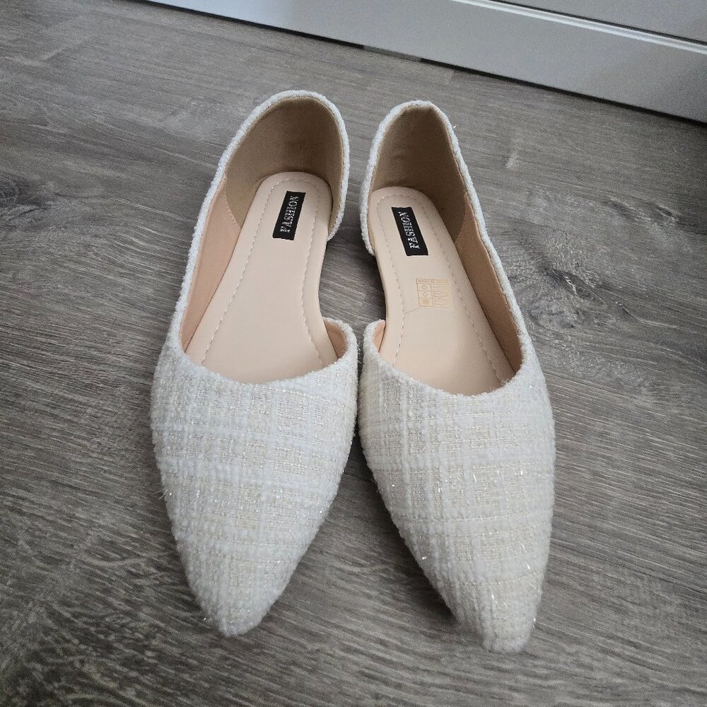 Old money/classy flats white NEW